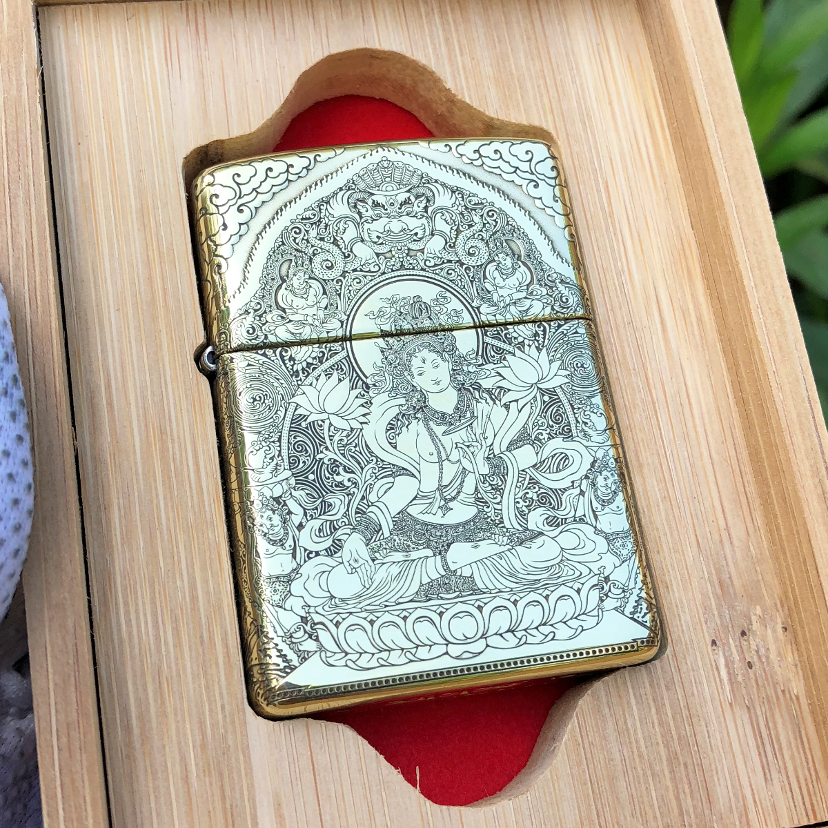 Etching Brass Armor 5-Sides White Tara Buddhism Zippo Lighter