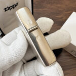 External hinge and side profile of the sterling silver Zippo #13