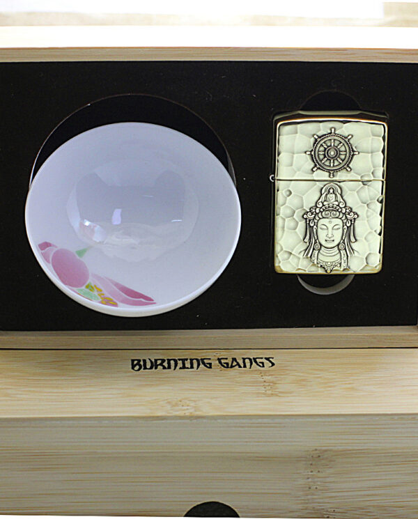 KZ204-06 Gift set in a wooden box: white porcelain bowl and a silver Buddha-themed lighter in a black foam insert, labeled Burning Gangs on the base.