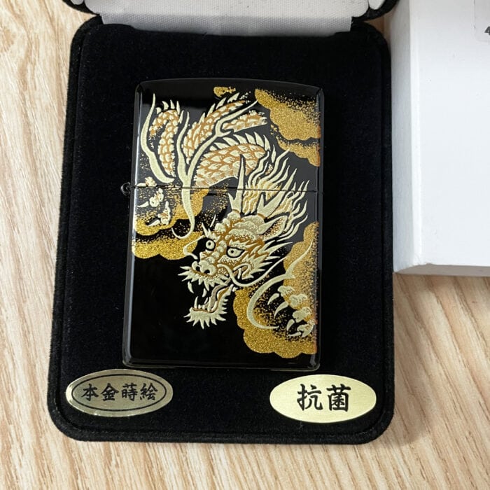 SAIKE　鹿革に焼き絵手法で昇り龍の絵を描いた小型ポーチ　ビンテージ Japanese Zippo Traditional Crafts Maki-e Urushi Dragon Lighter