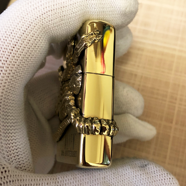 ZippoAlienLimitedEditionEtchingBrassEmblem_05 ZippoAlienLimitedEditionEtchingBrassEmblem_05