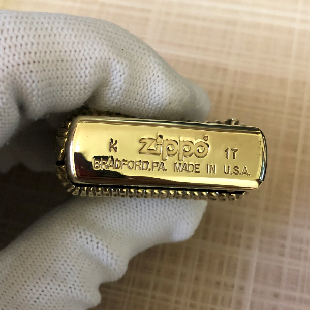 ZippoAlienLimitedEditionEtchingBrassEmblem_11 ZippoAlienLimitedEditionEtchingBrassEmblem_11