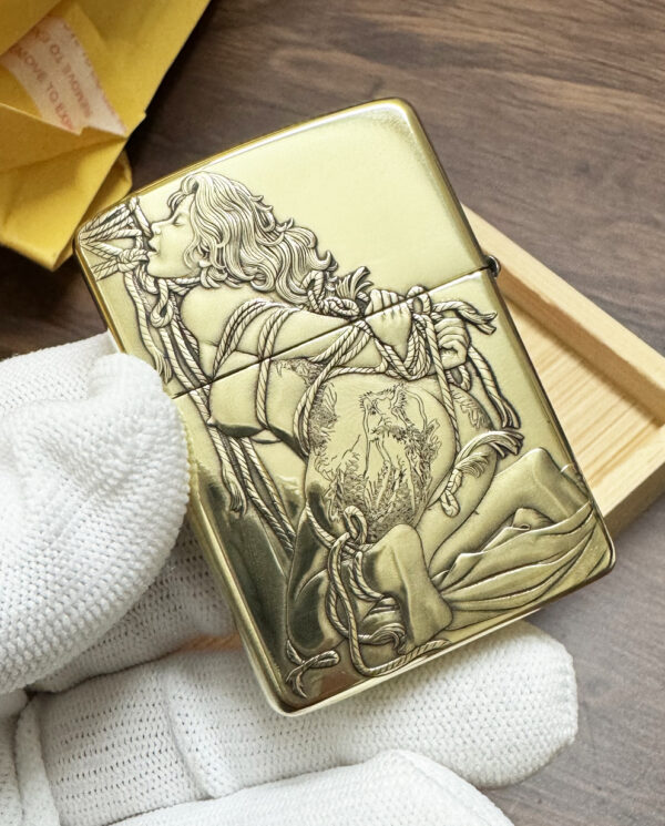 ZippoArmorBindingSexyGirlLighter_01