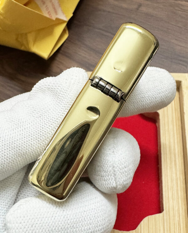 ZippoArmorBindingSexyGirlLighter_10