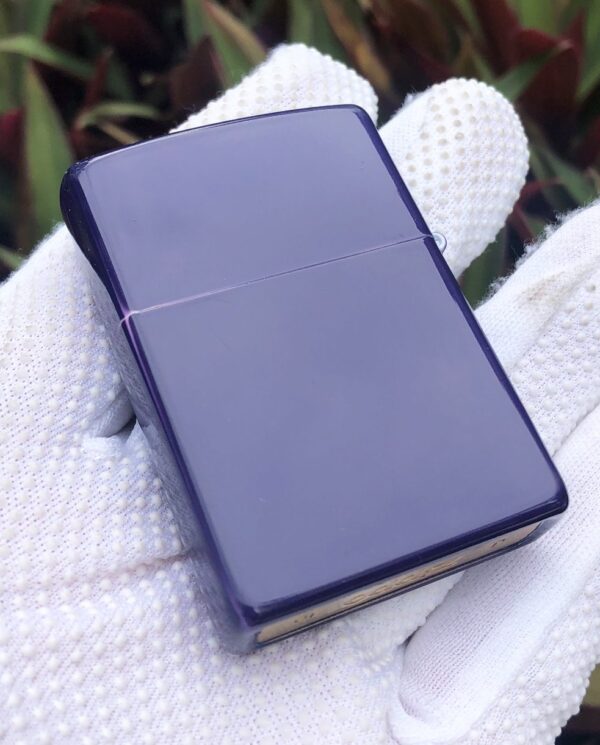 ZippoBlueMatteWindyGirlLimitedEditionWithLady_06