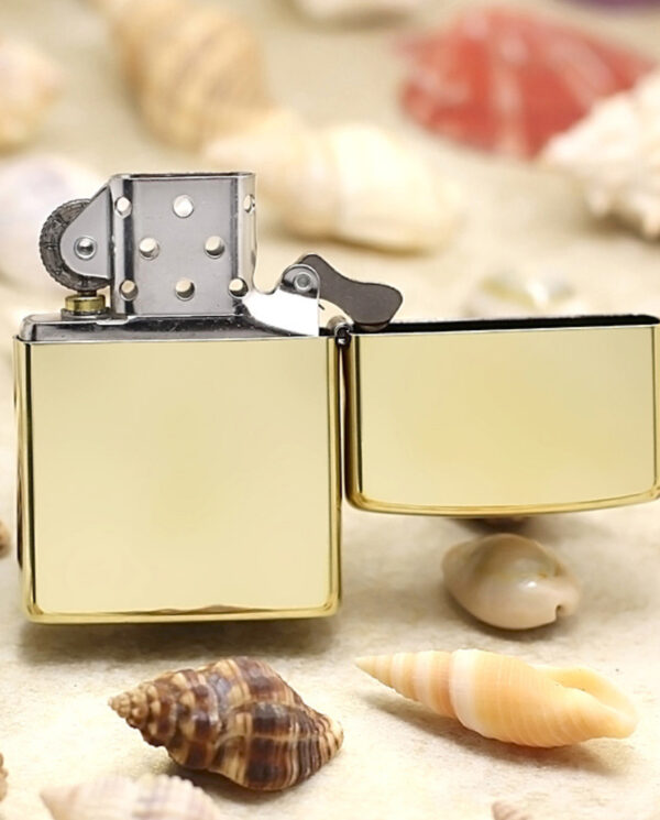 ZippoHDP59ETCHINGBRASS_02