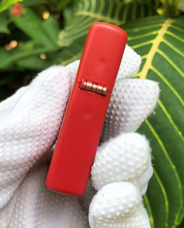 ZippoRedMatteWindyGirlDreamer_03