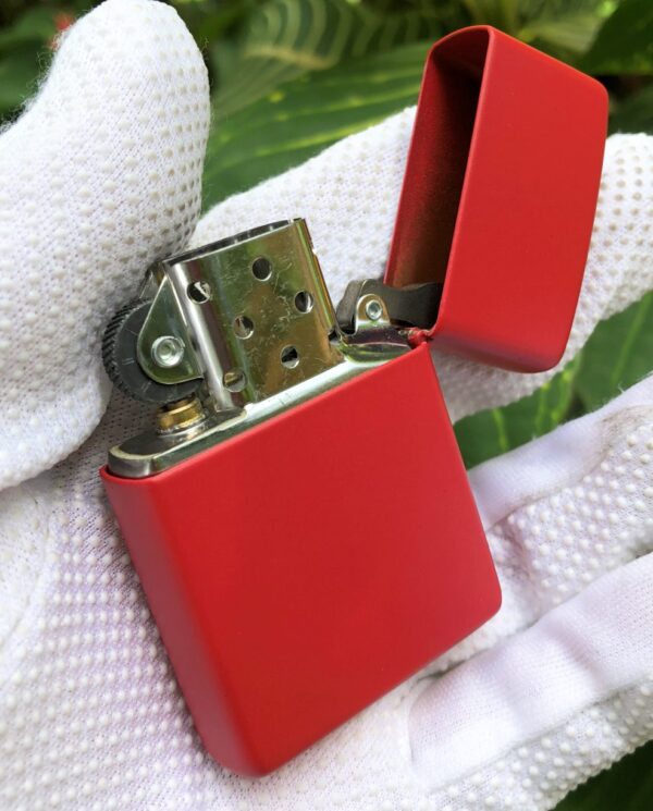 ZippoRedMatteWindyGirlDreamer_09