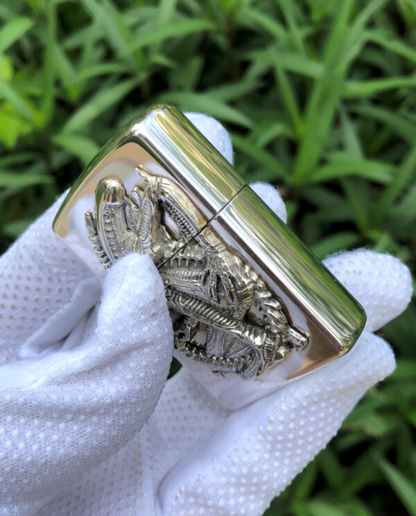 ZippoSterlingSilverAlienAnniversary_07