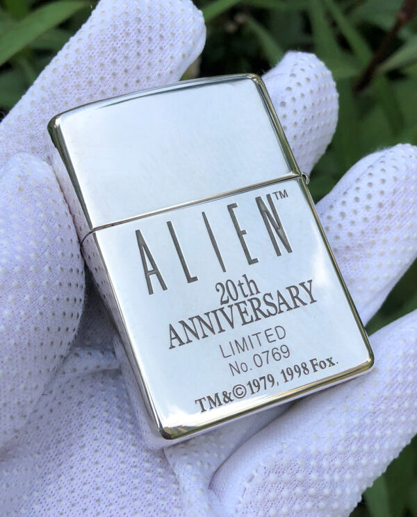 ZippoSterlingSilverAlienAnniversary_12