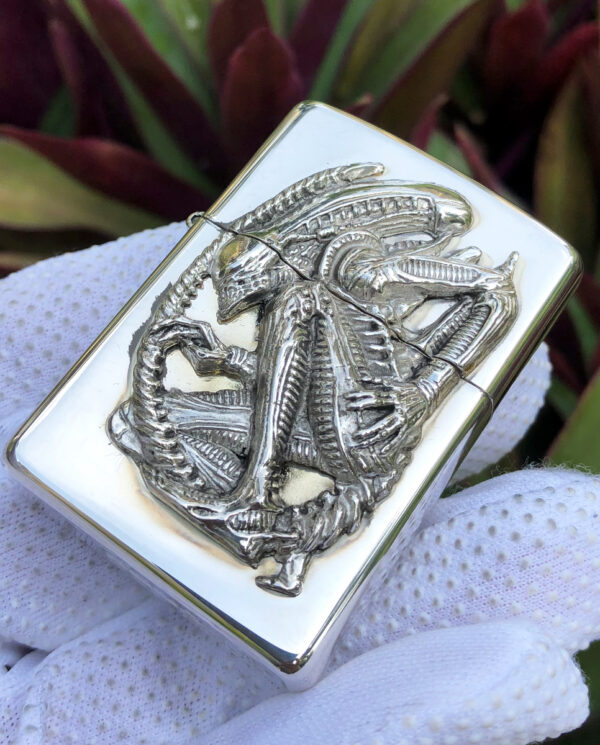 ZippoSterlingSilverAlienAnniversary_14