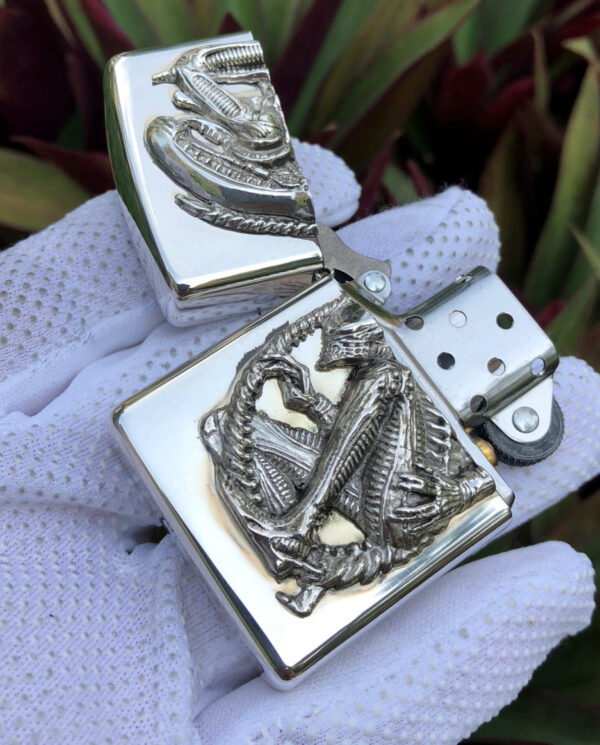 ZippoSterlingSilverAlienAnniversary_15