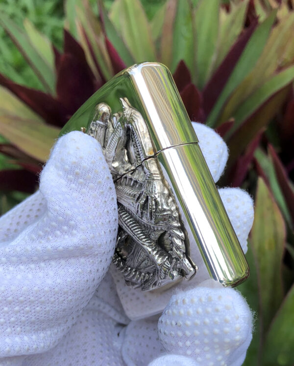 ZippoSterlingSilverAlienAnniversary_17