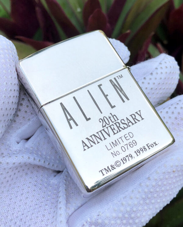 ZippoSterlingSilverAlienAnniversary_22