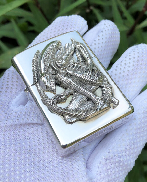 ZippoSterlingSilverAlienAnniversary_25