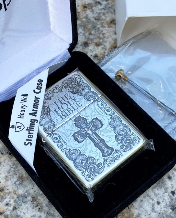 ZippoSterlingSilverHolyBible_03