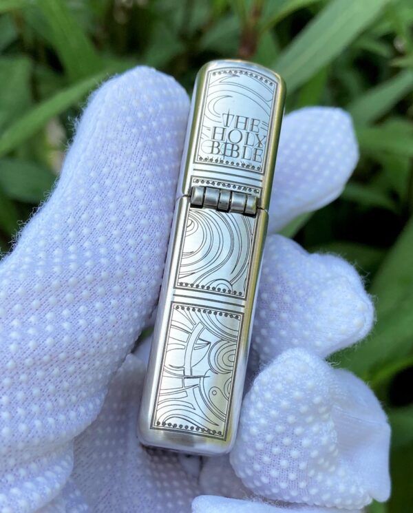 ZippoSterlingSilverHolyBible_08