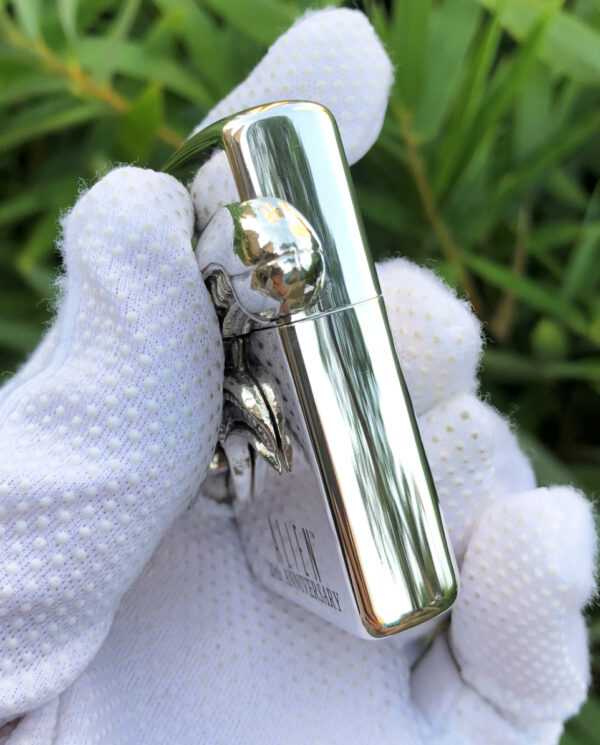 ZippoSterlingSilverLimitedEditionAlien_16