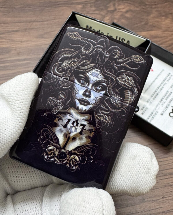 Zippo540ColorMedusaLighter_02