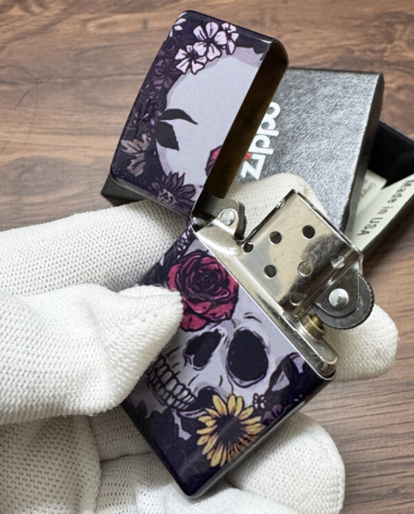 ZippoBurialSkullLighter_01