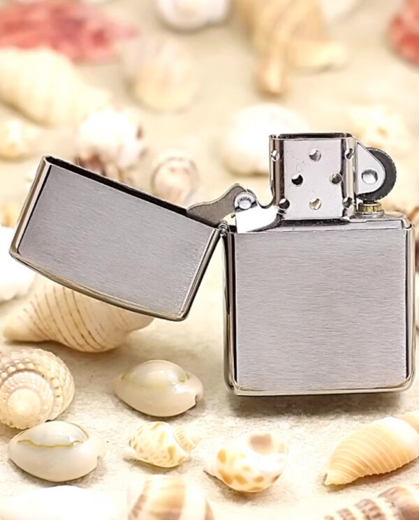 Zippo162ClassicLighter_02 Zippo162ClassicLighter_02