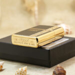 Zippo KZ515-1 black lacquer Arabesque design on gold-tone finish