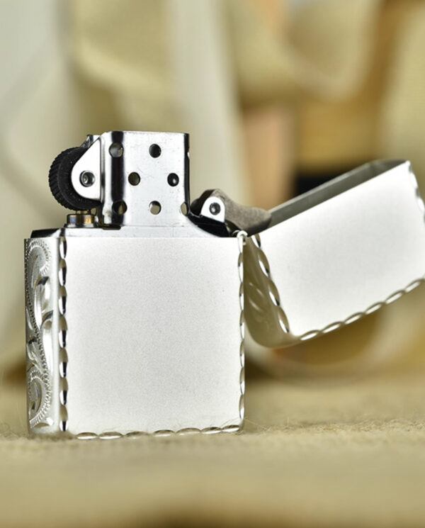 ZippoPlatedSilverArabesqueHandEngraved_01-1