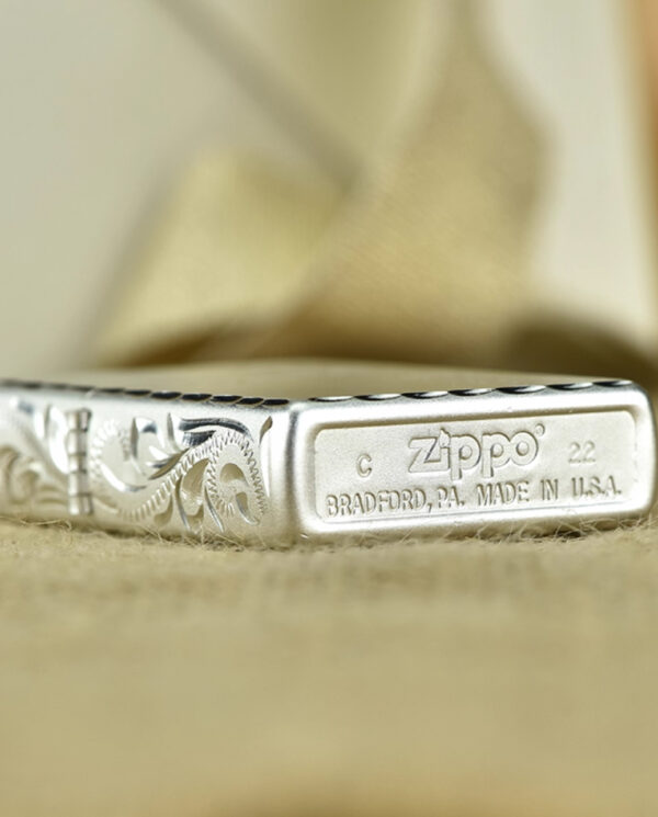 ZippoPlatedSilverArabesqueHandEngraved_05-1