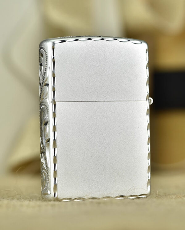 ZippoPlatedSilverArabesqueHandEngraved_06-1