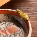 CigarLoong CL-013 gold-inlaid animal motif single-cigar ceramic ashtray, alternate product view 3