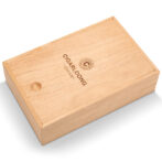 Light wood rectangular cigar box with a lid, branded 'CIGARDOONG' and a circular seal on the lid