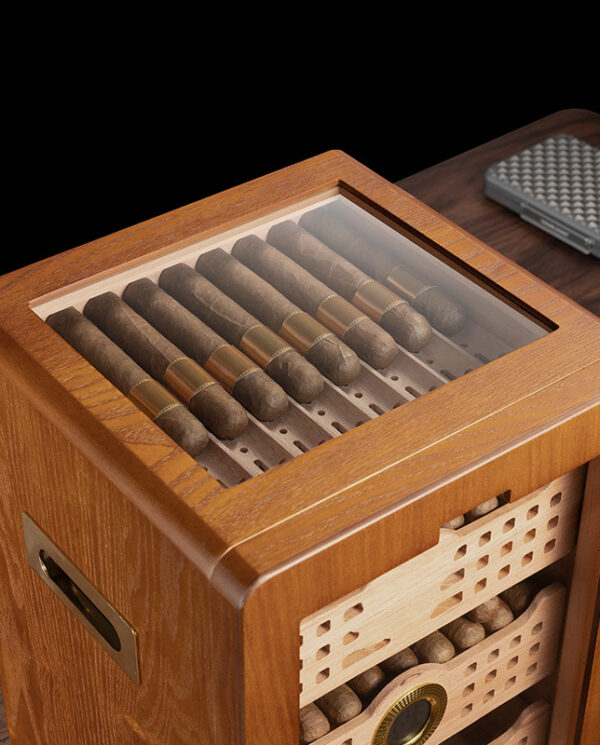 CH010-02 Wooden cigar humidor with a glass lid showing neatly arranged cigars inside.