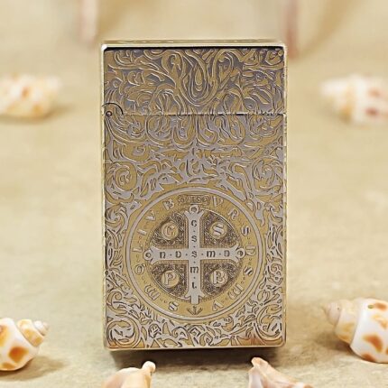 Karl Wieden KW-T0239 gold-tone Constantine engraved petrol lighter front view