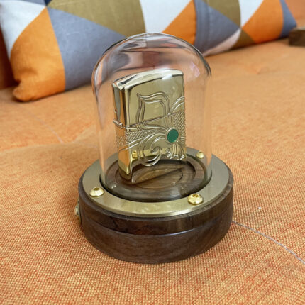Glass magnetic display case for Zippo lighter