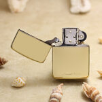 Zippo 1941 Replica KZ372 gold titanium coating finish detail
