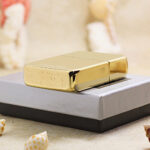 Zippo KZ372 Gold Titanium Coating 1941 Replica collectible lighter detail
