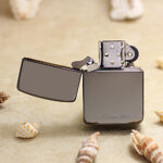 Zippo 1941 Replica KZ373 black titanium coating finish detail