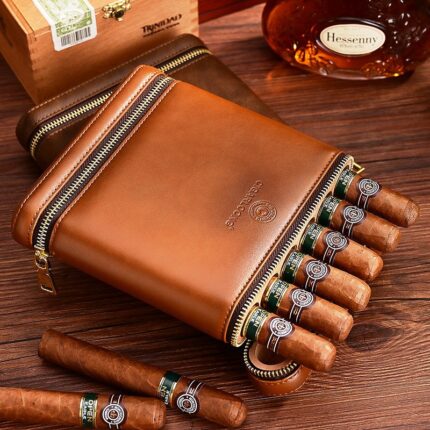CigarLoong CH-040 leather and cedar wood six-cigar travel case with cigars